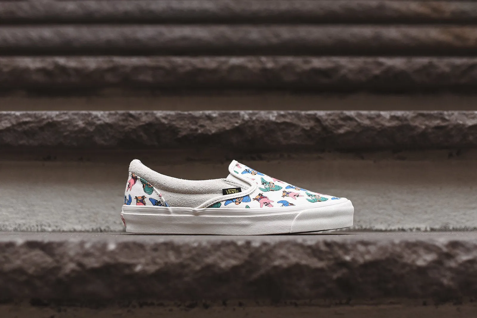 VANS VAULT X SPONGEBOB OG CLASSIC SLIP-ON LX - WHITE / YELLOW